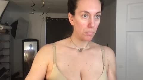 Bonnie online show from 01/23/25, 02:07