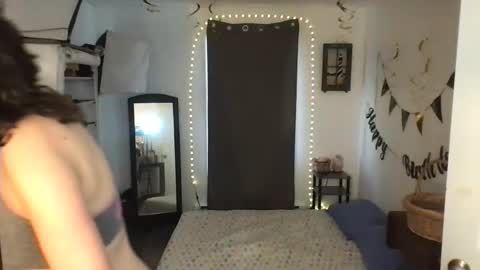 Bonnie online show from 02/18/25, 08:14