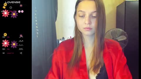 Snapshot of boni_nell__ chatting on 12/13/24, 06:42 Nell online show from 12/13/24, 06:42