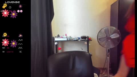 Snapshot of boni_nell__ chatting on 12/15/24, 09:45 Nell online show from 12/15/24, 09:45