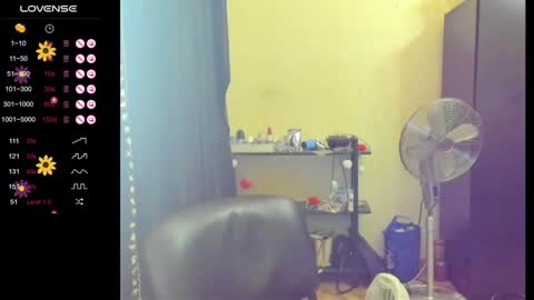 Snapshot of boni_nell__ chatting on 01/03/25, 04:27 Nell online show from 01/03/25, 04:27