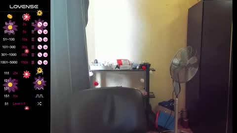 Snapshot of boni_nell__ chatting on 02/10/25, 10:31 Nell online show from 02/10/25, 10:31