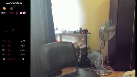 Snapshot of boni_nell__ chatting on 02/26/25, 08:37 Nell online show from 02/26/25, 08:37