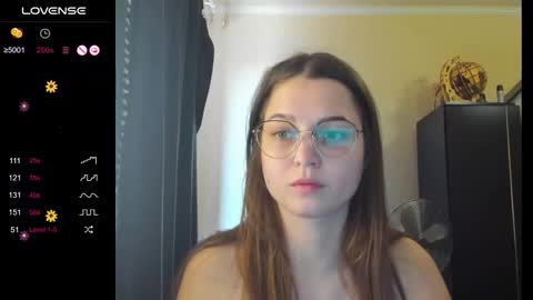 Snapshot of boni_nell__ chatting on 03/08/25, 11:16 Nell online show from 03/08/25, 11:16