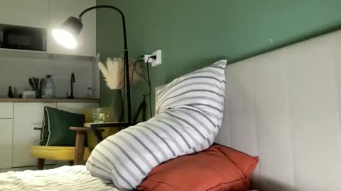 Snapshot of bonjourlabelle chatting on 11/04/25, 07:57 Mary 3 live time content 18 online show from 11/04/25, 07:57