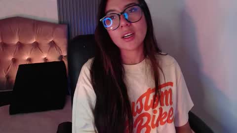 Snapshot of bonnali_lune chatting on 11/01/25, 10:23 bonnali_lune online show from 11/01/25, 10:23