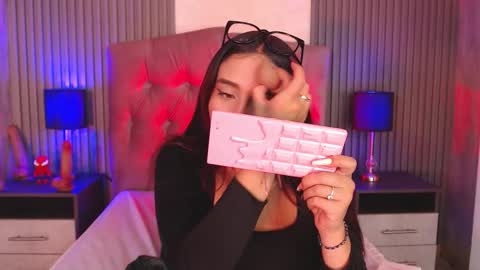 Snapshot of bonnali_lune chatting on 11/07/25, 10:43 bonnali_lune online show from 11/07/25, 10:43