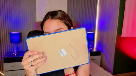 bonnali_lune online show from 06/08/26, 10:10