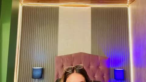 bonnali_lune online show from 06/14/26, 04:36
