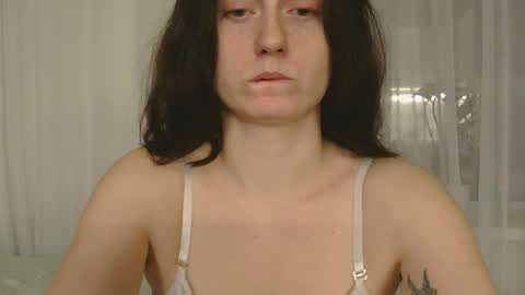 bonne_chance online show from 11/25/25, 04:40