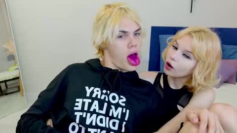 Snapshot of bonnie_and_c1yde chatting on 09/22/25, 05:04 Jessy Mark online show from 09/22/25, 05:04