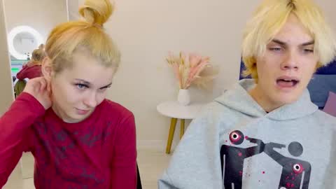 Snapshot of bonnie_and_c1yde chatting on 09/28/25, 05:07 Jessy Mark online show from 09/28/25, 05:07