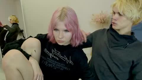 Snapshot of bonnie_and_c1yde chatting on 10/25/25, 05:08 Jessy Mark online show from 10/25/25, 05:08