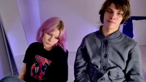 Snapshot of bonnie_and_c1yde chatting on 11/12/25, 05:13 Jessy Mark online show from 11/12/25, 05:13