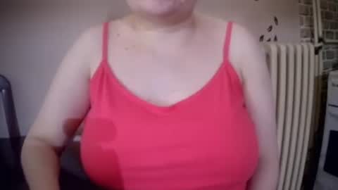 Snapshot of bonnie_jade chatting on 06/05/26, 04:35 Bonnie online show from 06/05/26, 04:35