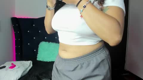 Bonnie online show from 09/18/25, 01:02