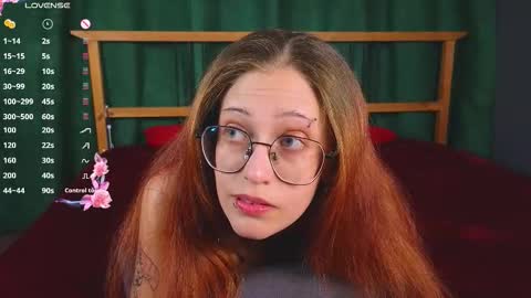 Snapshot of bonniehawkins chatting on 09/17/25, 09:05 Abby Blonde Vivian blackhair and July RedHair online show from 09/17/25, 09:05