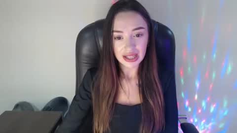 Snapshot of bonniexxx_ chatting on 10/12/25, 07:07 Bonnie online show from 10/12/25, 07:07