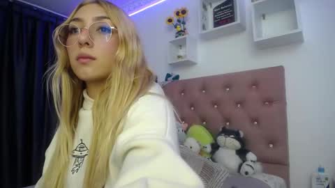 Soffy Brooks Independent model online show from 10/09/25, 04:32