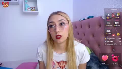 Soffy Brooks Independent model online show from 11/15/25, 04:43