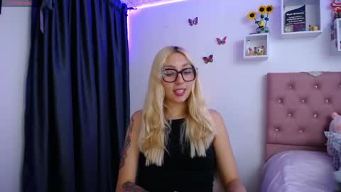 Soffy Brooks Independent model online show from 05/12/26, 04:42