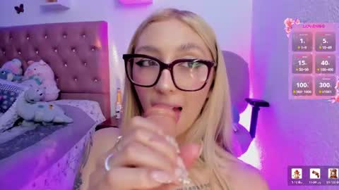 Soffy Brooks Independent model online show from 06/11/26, 04:43