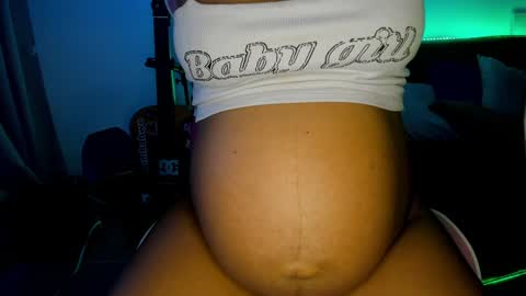 Snapshot of bonny_ebony1 chatting on 12/23/24, 10:55 Bonny  online show from 12/23/24, 10:55