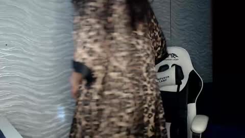 Snapshot of bonny_klyde95 chatting on 09/23/25, 11:57 bonny_klyde95 online show from 09/23/25, 11:57