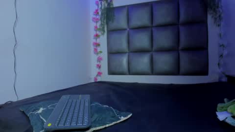 Snapshot of bonnyloo chatting on 05/19/26, 01:56 bonnyloo online show from 05/19/26, 01:56