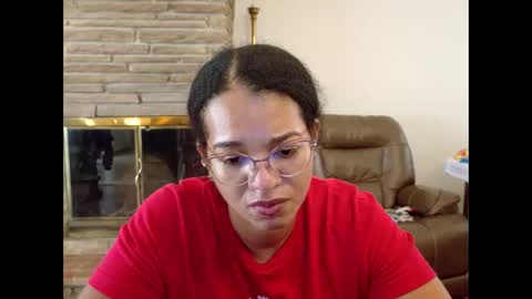 Snapshot of bonvivantb chatting on 11/19/25, 05:57 Queen Bon Vivantt online show from 11/19/25, 05:57