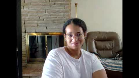 Snapshot of bonvivantb chatting on 12/02/25, 02:45 Queen Bon Vivantt online show from 12/02/25, 02:45