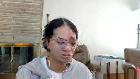 Snapshot of bonvivantb chatting on 12/05/25, 03:30 Queen Bon Vivantt online show from 12/05/25, 03:30