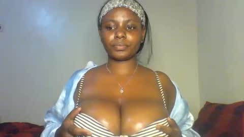 Snapshot of boobbyb chatting on 10/27/25, 03:05 boobbyb online show from 10/27/25, 03:05
