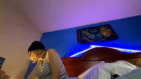 Snapshot of boobookittyfuxx chatting on 11/03/25, 06:25 boobookittyfuxx online show from 11/03/25, 06:25