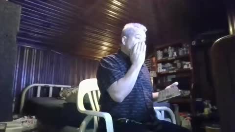 Snapshot of booshy chatting on 10/27/25, 11:14 Booshwa online show from 10/27/25, 11:14
