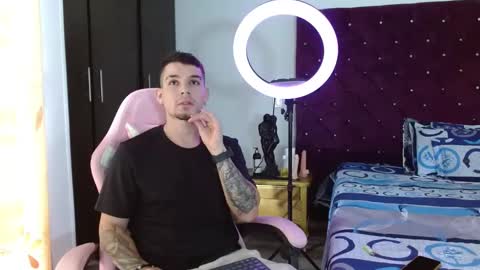 Snapshot of booyhott_ chatting on 11/05/25, 06:52 booyhott_ online show from 11/05/25, 06:52