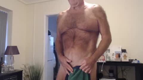 Snapshot of boppy21 chatting on 12/18/25, 02:34 Boppy21 online show from 12/18/25, 02:34