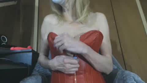 bored_housewife1985 online show from 03/06/25, 01:46