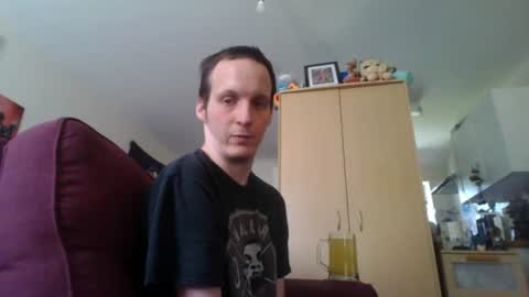 Snapshot of boredlul chatting on 06/13/26, 10:35 boredlul online show from 06/13/26, 10:35