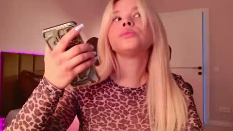Hallie online show from 07/29/26, 03:04