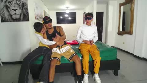 THOMAS AND DAMIAND online show from 11/03/25, 05:36