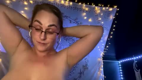 BossMom online show from 12/04/24, 03:26
