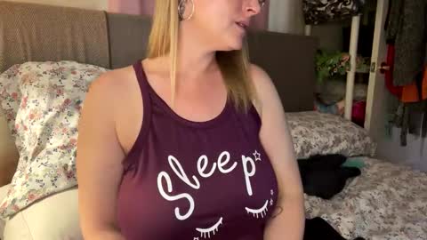 BossMom online show from 01/02/25, 05:39
