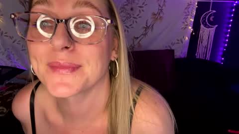 BossMom online show from 03/01/25, 02:04