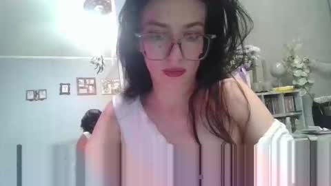 Snapshot of bossyiskitten chatting on 05/26/26, 09:33 Bossy online show from 05/26/26, 09:33