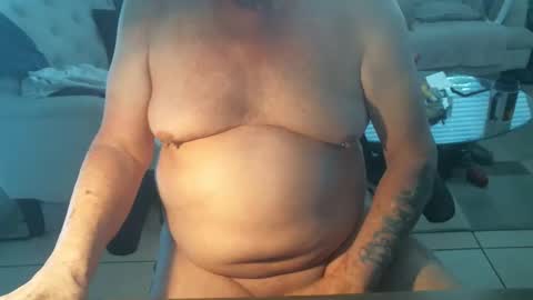 Snapshot of bottomguy33540 chatting on 10/25/25, 04:13 BAM online show from 10/25/25, 04:13