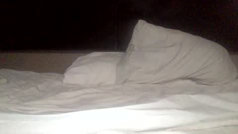 Snapshot of bottomslut1111 chatting on 09/18/25, 12:40 bottomslut1111 online show from 09/18/25, 12:40