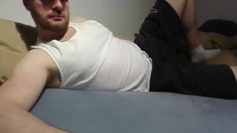 Snapshot of bottomtsinner chatting on 11/14/25, 11:35 bottomtsinner online show from 11/14/25, 11:35