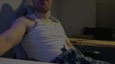 Snapshot of bottomtsinner chatting on 02/06/26, 11:08 bottomtsinner online show from 02/06/26, 11:08