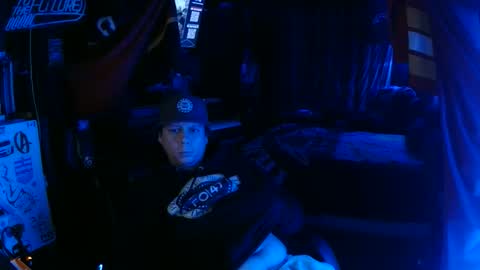 Bowerboi1217 online show from 11/19/25, 06:02